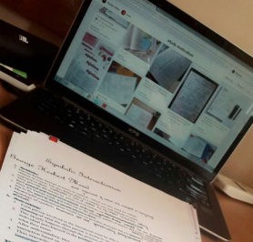 Momentum: Elveszik a mobilokat, de az iskolai számítógépek zöme elavult