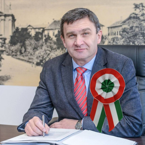 Kirúgták a fideszes polgármestert Szekszárdon