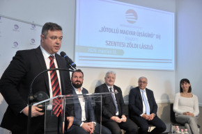 Szentesi Zöldi László kormánypárti publicista kihívta verekedni a 76 éves Kaltenbach Jenő volt ombudsmant