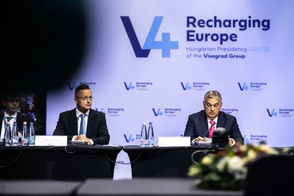 Szlovák nyomásra Orbánék leállítják a határon túli földvásárlásokat