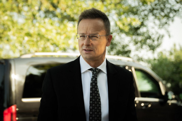 Szijjártó tesiórás hasonlattal szólt vissza a lengyel külügyminiszternek