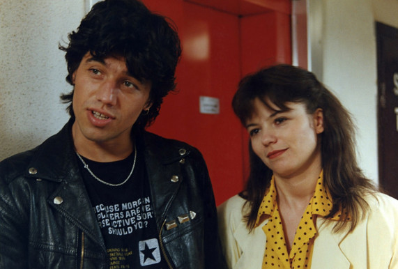 A Szomszédok rendezőjének finoman jelezték, politikai akarattól is függ a folytatás