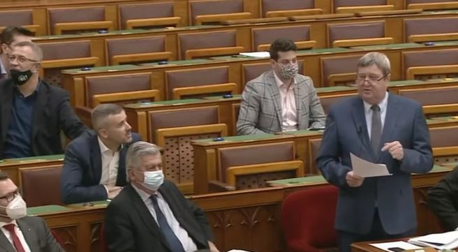 Tállai vs. Jakab: bohócburleszk volt a Parlamentben