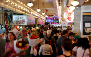 Szigorítások: zsúfoltságra, rohamra számít a boltokban a szakszervezet