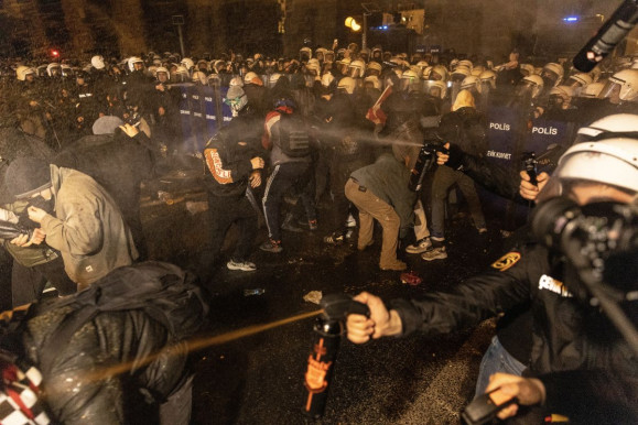 Isztambuli tüntetések: Már 1400 ember van őrizetben