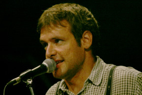 Zenei hosszútávfutó – Tövisházi Ambrus a Basszusban