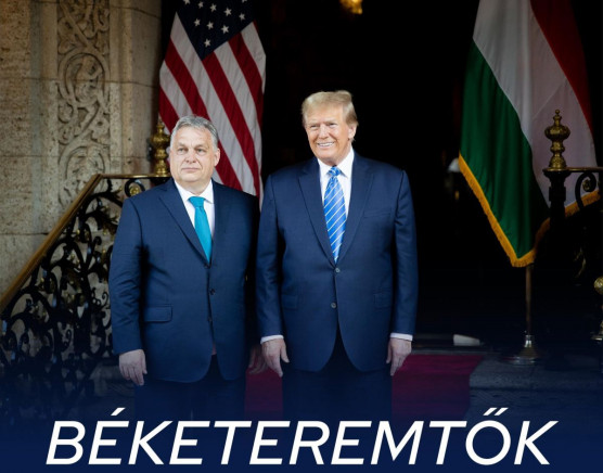 Napirend nélküli baráti csevegés Trumppal, virágcsokor a volt first ladynek