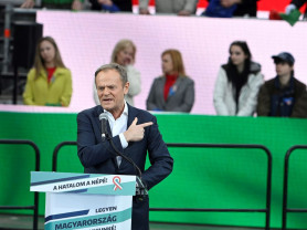 Donald Tusk szerint nincs szükség az Orbán-félékre Európában