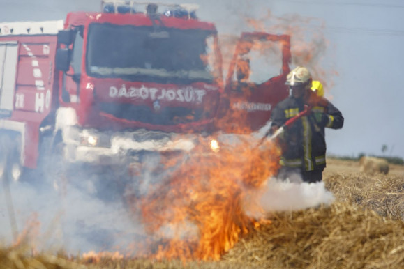 Tűzoltónak lenni 160 ezerért? Inkább az árufeltöltés