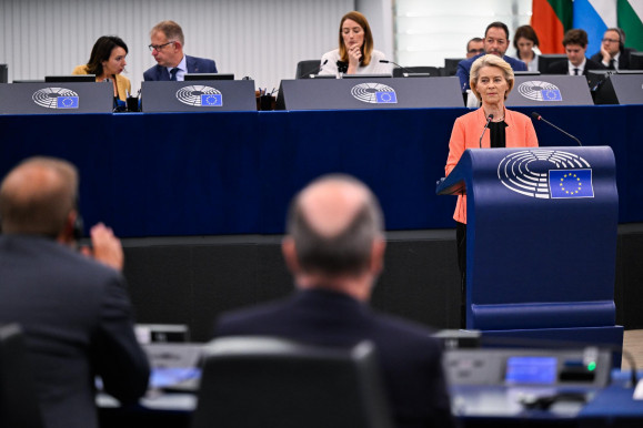 Szent-Iványi: Azok szálltak szembe von der Leyennel, akik balhéban érdekeltek