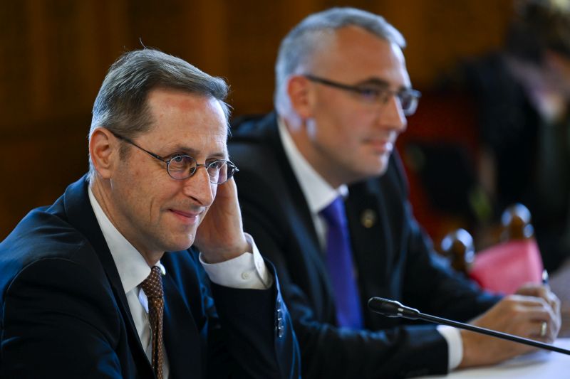 Varga Mihály jegybankelnök meghallgatása a gazdasági bizotts