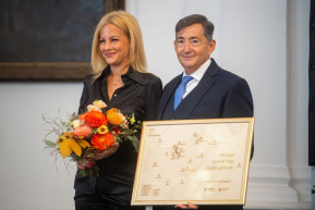 Csaknem 4 millárd folyt be Mészárosék alapítványaihoz 