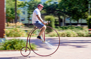 Amikor a férfiaknak egy kerékkel kevesebb volt