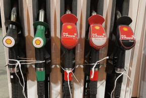 Majdnem 20 millió literrel kevesebbet tankoltunk, mint egy éve 