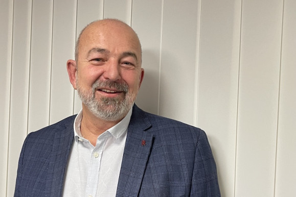 Holoda: Csak halogatja a fejlesztéseket a kormány