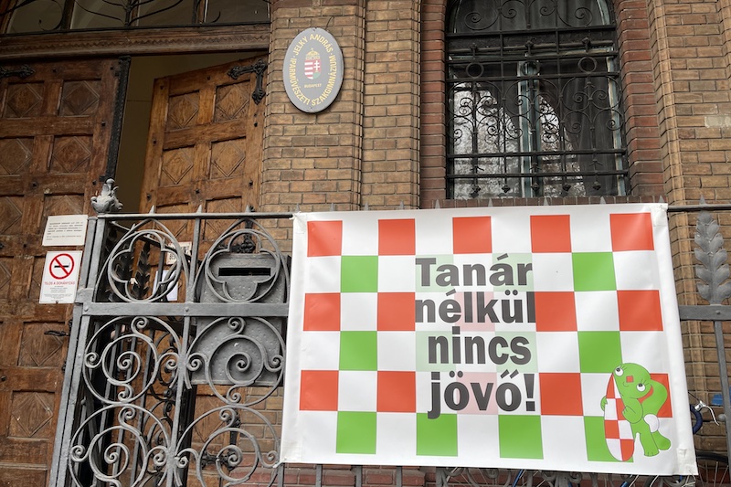 pedagógussztrájk, demonstráció, molinó