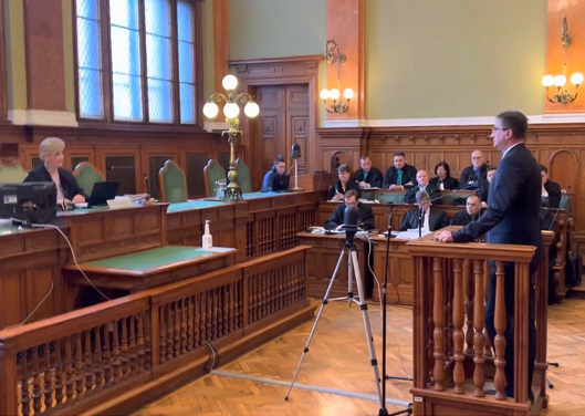 A vesztegetéssel gyanúsított Völner Pál lányából is konzul lett - közölte Hadházy Ákos