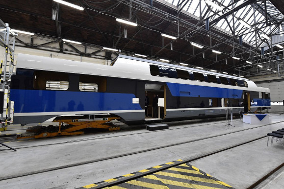 Kínai vasúti beruházásra és atlétikai stadionra költ megint a kormány