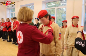 Az orosz Vöröskereszt ukrán gyerekeket deportáló szervezetekkel működhetett együtt