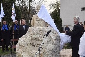 Na most gyere elő a Hegeleddel, kisapám - Dési János jegyzete