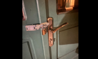 Zebegényben kizárták a polgármestert hivatalából