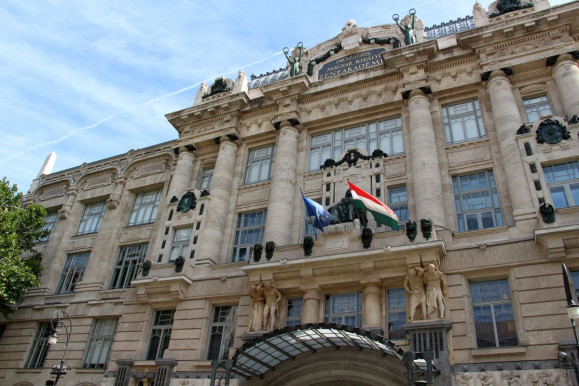 Megújult Örkény Színház, régi jó Zeneakadémia