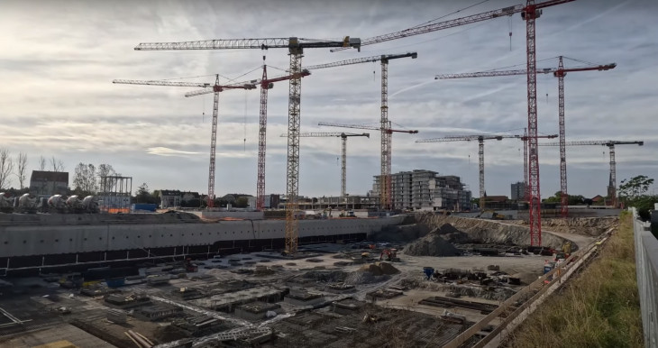 Hadházy: A bosnyák téri szörny már közvetlenül veszélyezteti a fürdők vizeit